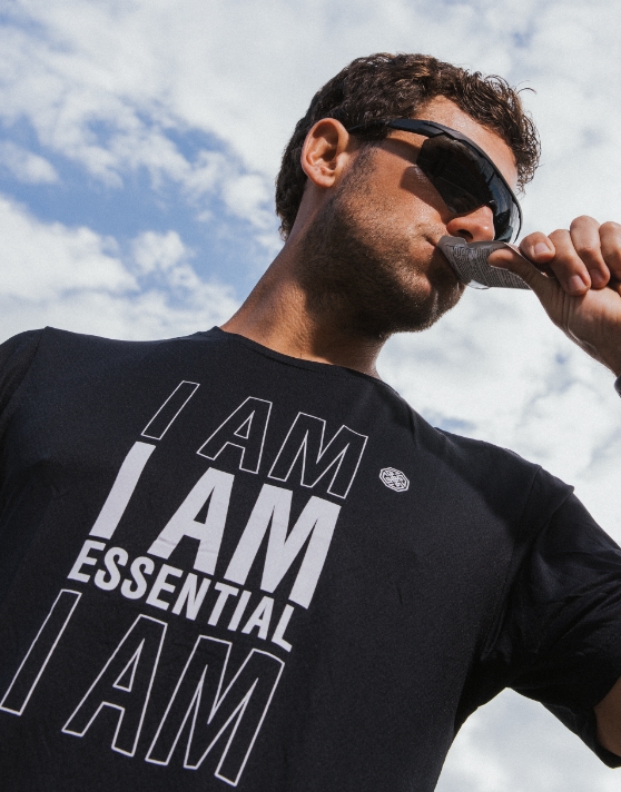Atleta consumido Carbo Action Essential Nutrition